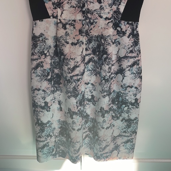 Club Monaco 00 Dress - mini, floral print - Picture 4 of 4
